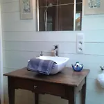 Maison Pierreuse לינה וארוחת בוקר 4*