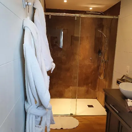 ベッド・アンド・ブレックファスト Maison Pierreuse 4*