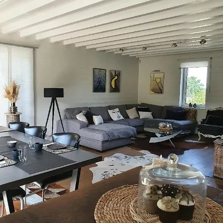 Maison Pierreuse Bed & Breakfast 4*