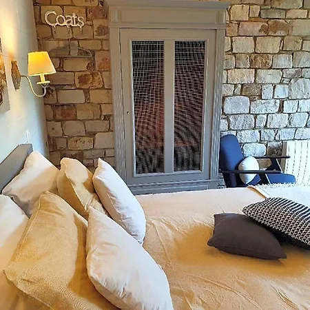 Maison Pierreuse ベッド・アンド・ブレックファスト 4*