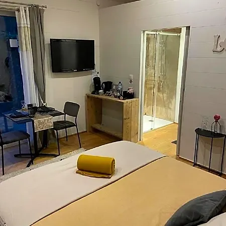 ベッド・アンド・ブレックファスト Maison Pierreuse 4*