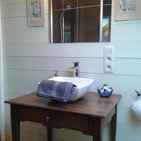 Maison Pierreuse Bed and Breakfast 4*