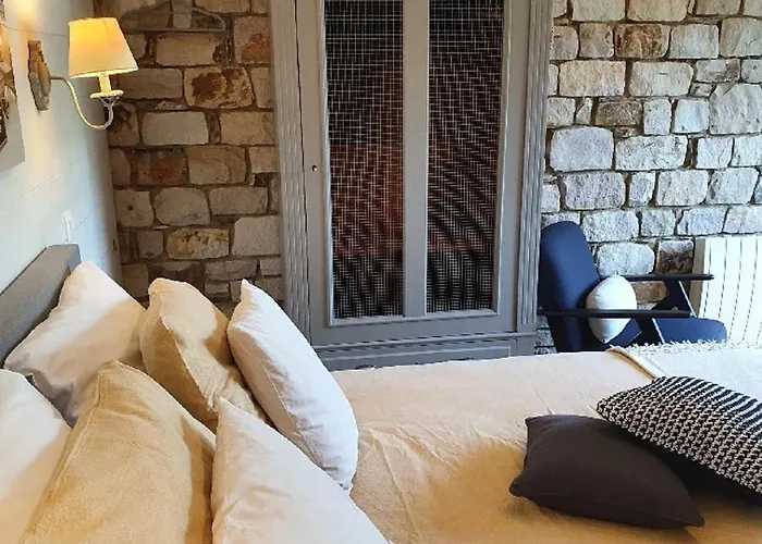 Maison Pierreuse Couette-café 4*